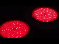 Lumière de piscine montée sur le mur